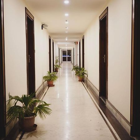 Hotel Doon'S Pride Dehradun Exteriör bild