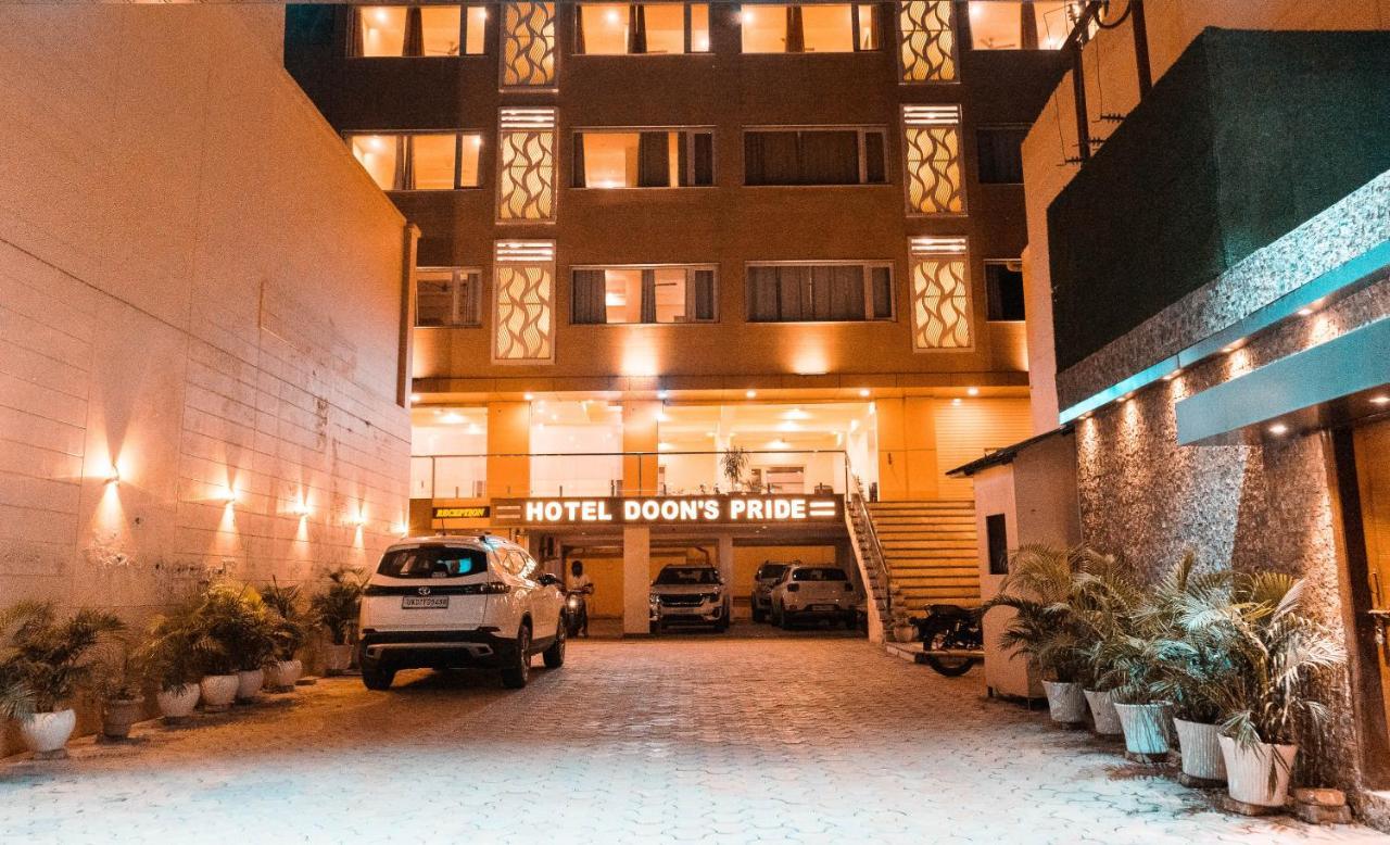 Hotel Doon'S Pride Dehradun Exteriör bild